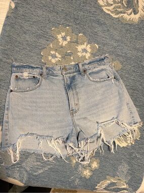 Abercrombie & Fitch The Mom Short High-Rise Denim Shorts